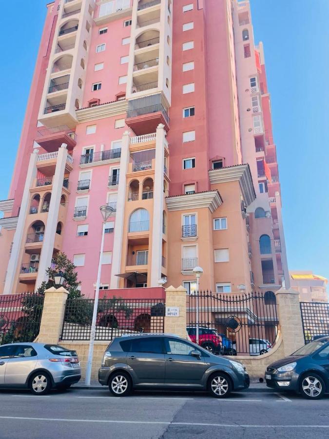 Beach Apartament In Торевиеха Екстериор снимка