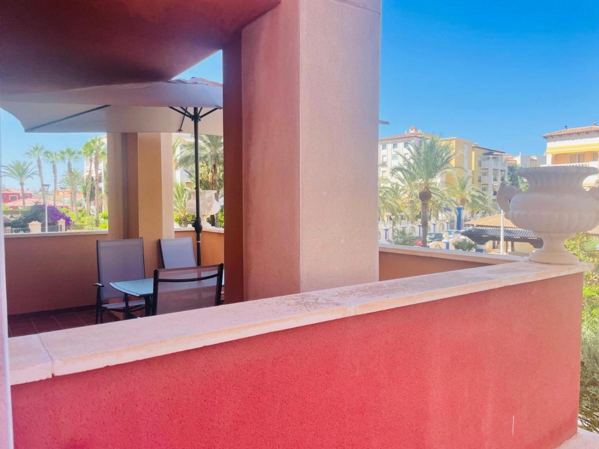 Beach Apartament In Торевиеха Екстериор снимка
