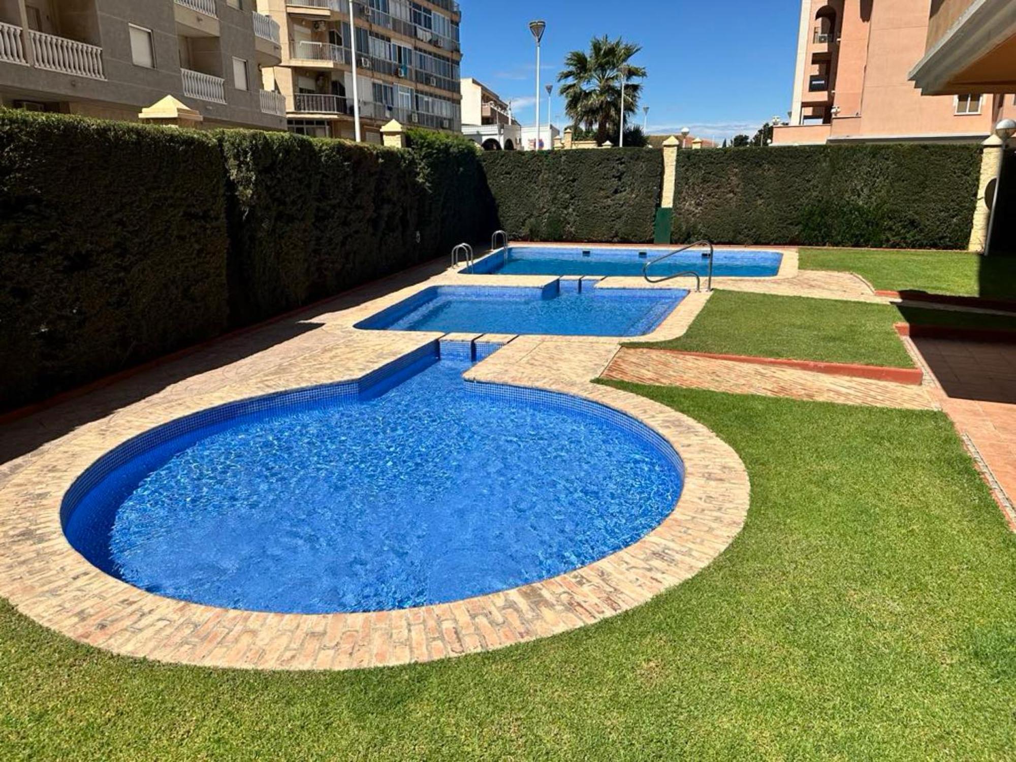 Beach Apartament In Торевиеха Екстериор снимка